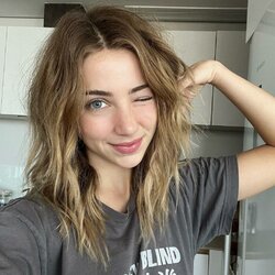 Emily-Rudd-biography-age-net-worth-husband-family-parents-movies-profile-Uzomedia-TV.jpg