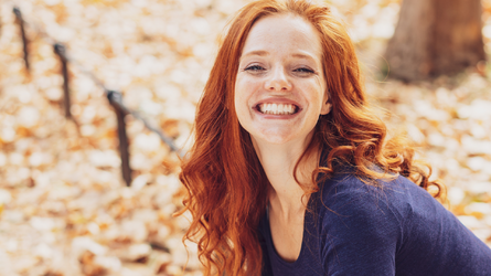 redhead-season-color-depositing-gloss-red-hair-fall-autumn.png